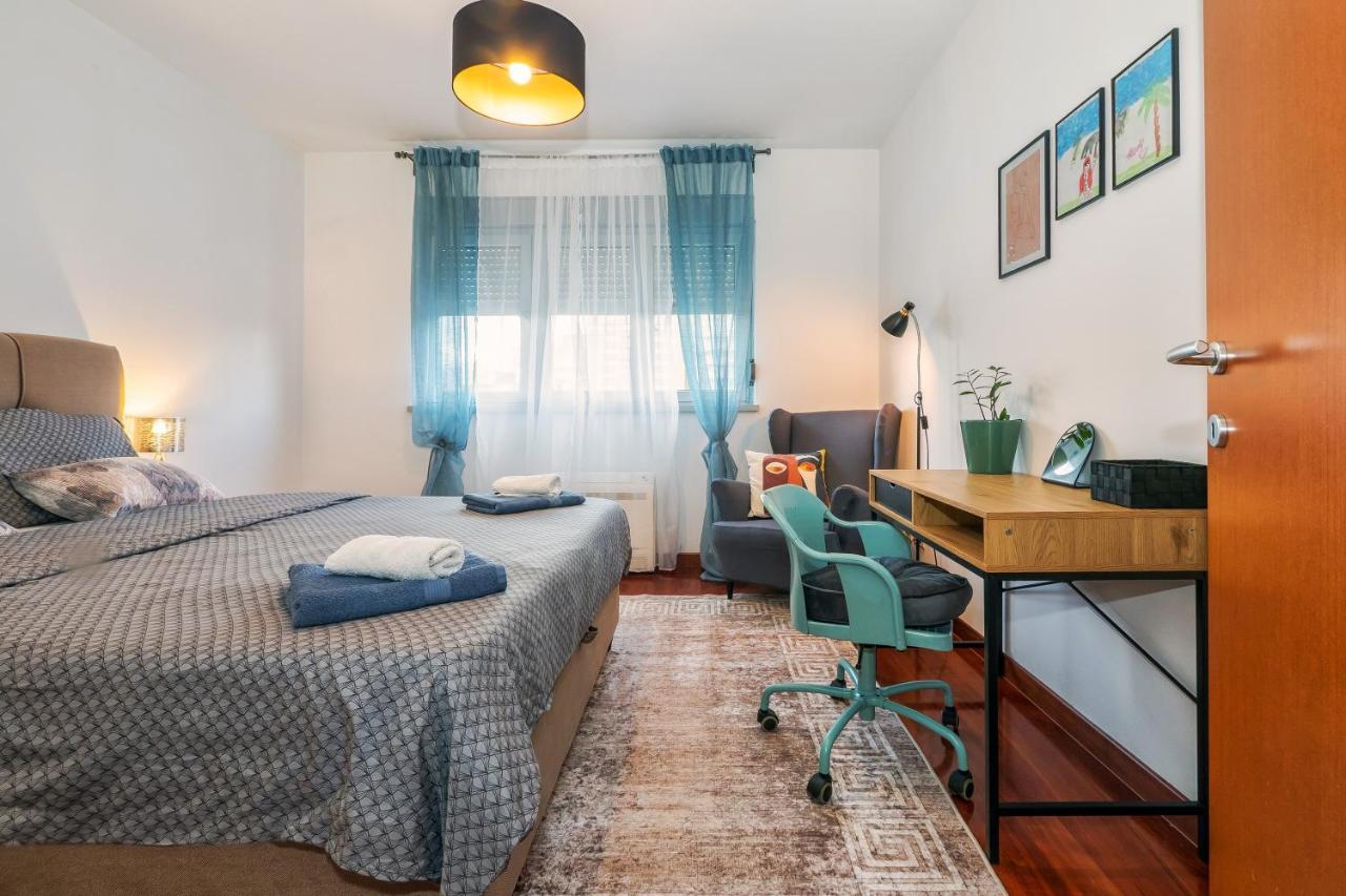 Airy 2-Br Apt W/ Open Layout & Modern Design Apartment Split Bagian luar foto
