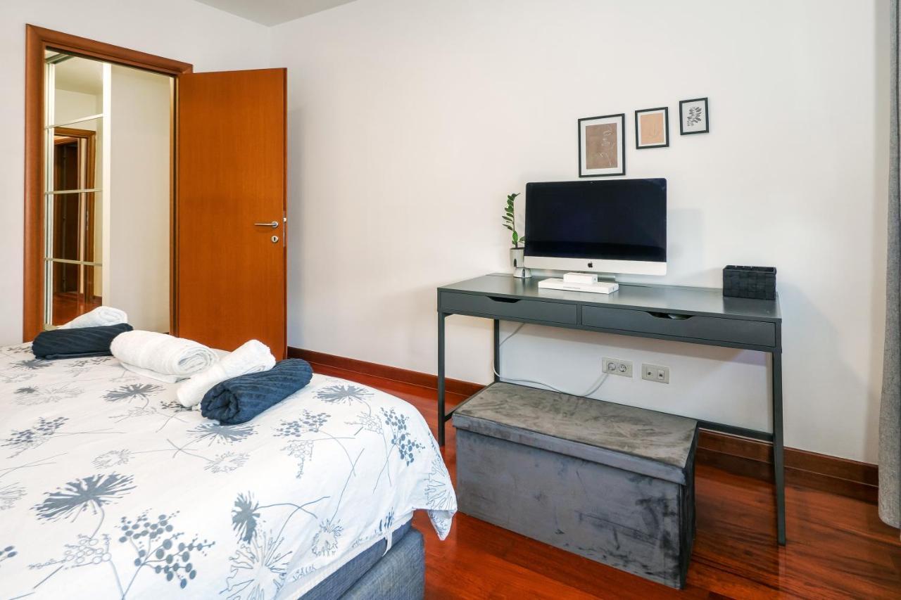 Airy 2-Br Apt W/ Open Layout & Modern Design Apartment Split Bagian luar foto