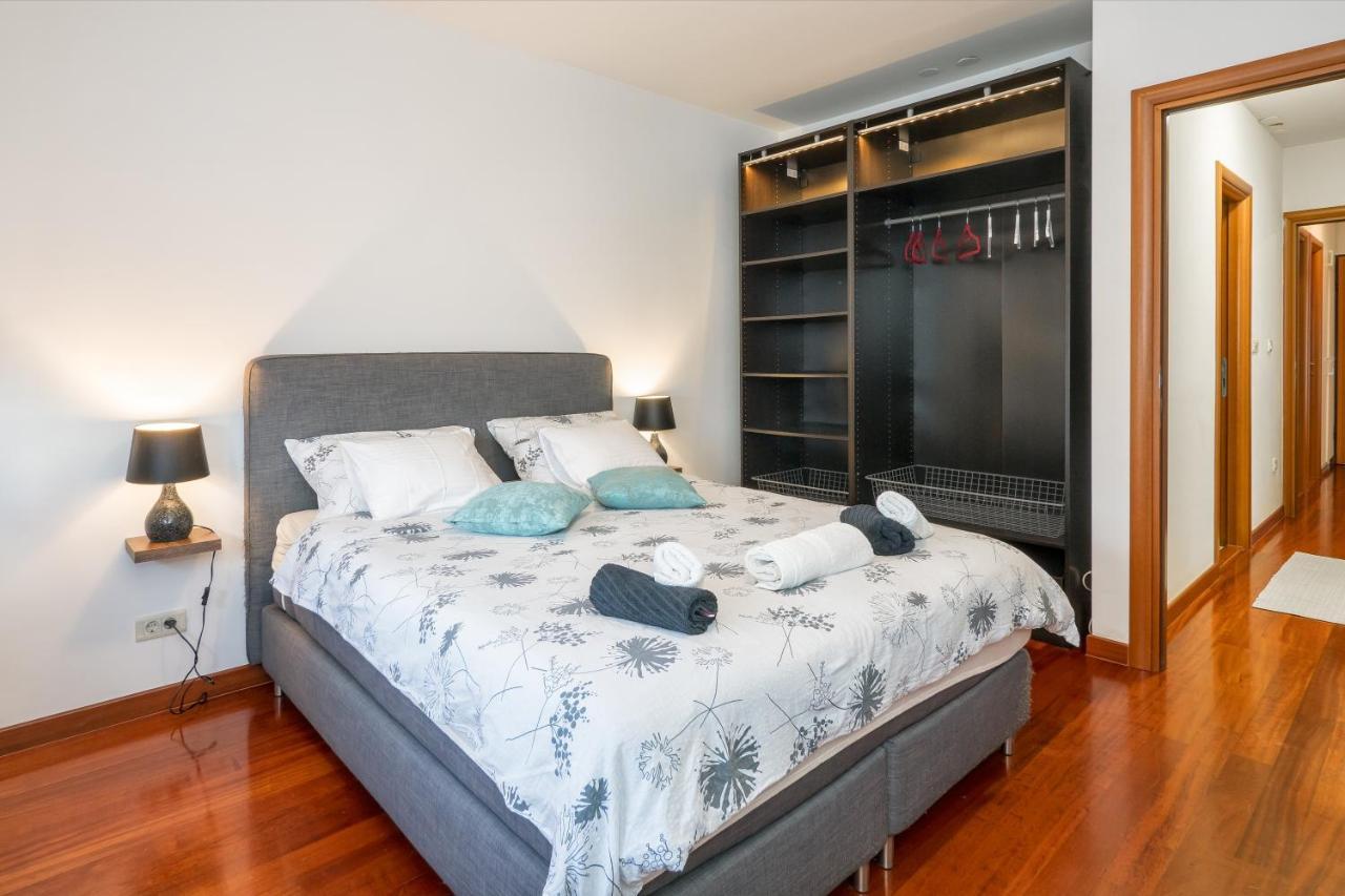 Airy 2-Br Apt W/ Open Layout & Modern Design Apartment Split Bagian luar foto